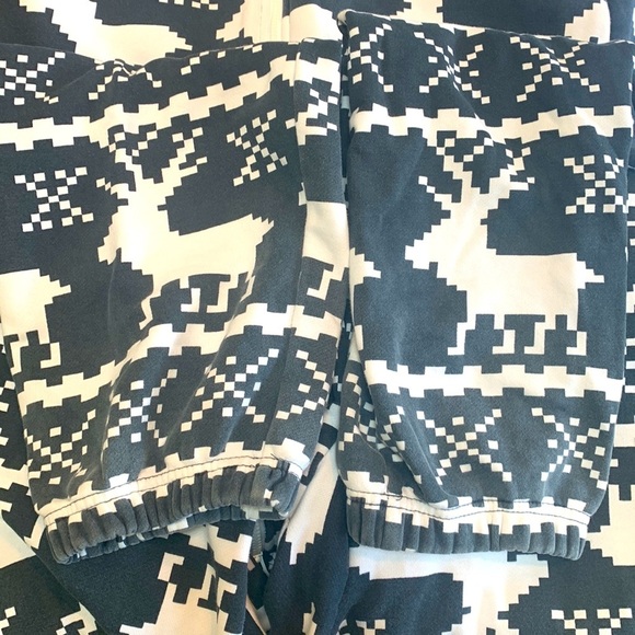 Onepiece Holiday Reindeer Onsie NWOT - Picture 15 of 16